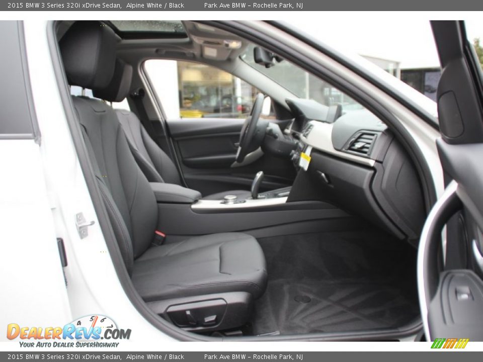 2015 BMW 3 Series 320i xDrive Sedan Alpine White / Black Photo #28