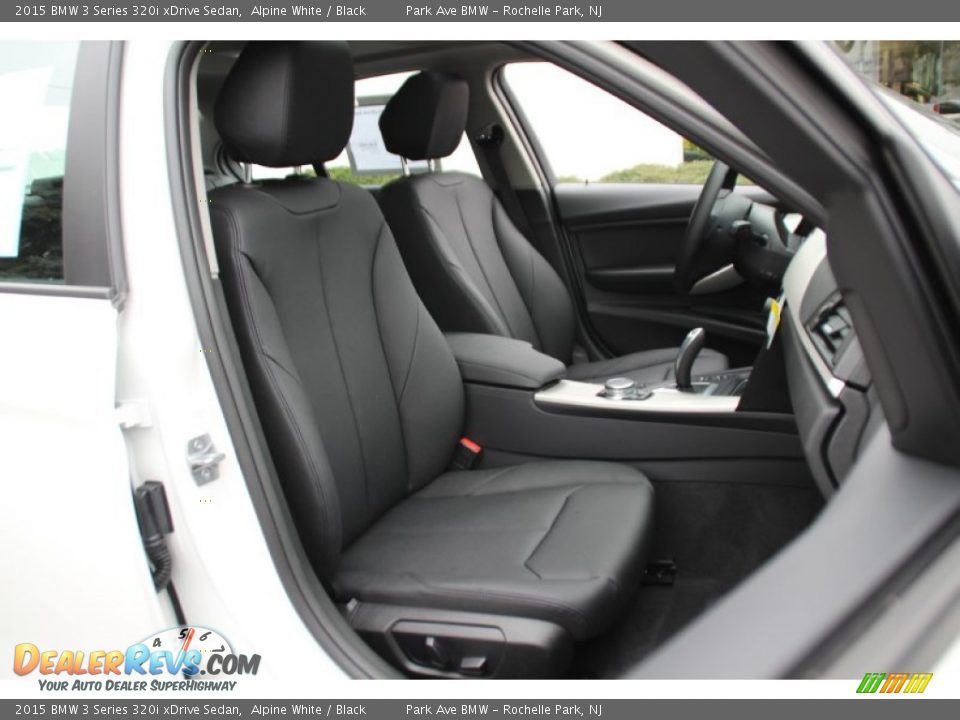 2015 BMW 3 Series 320i xDrive Sedan Alpine White / Black Photo #29