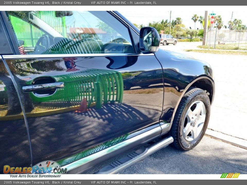 2005 Volkswagen Touareg V6 Black / Kristal Grey Photo #10