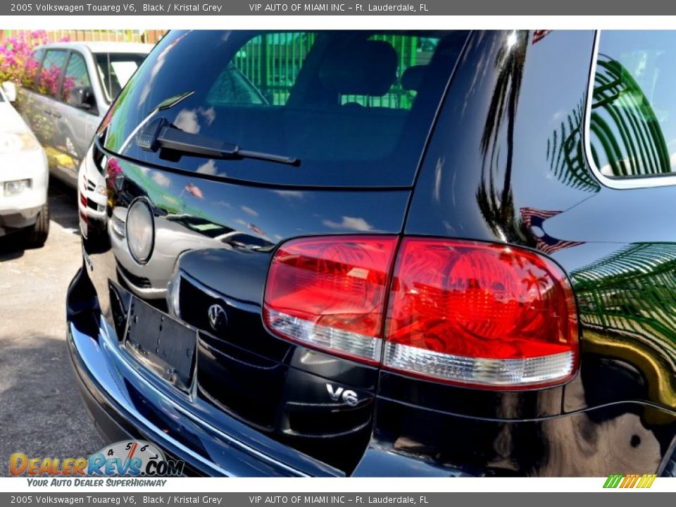 2005 Volkswagen Touareg V6 Black / Kristal Grey Photo #16