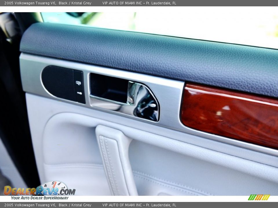 2005 Volkswagen Touareg V6 Black / Kristal Grey Photo #18