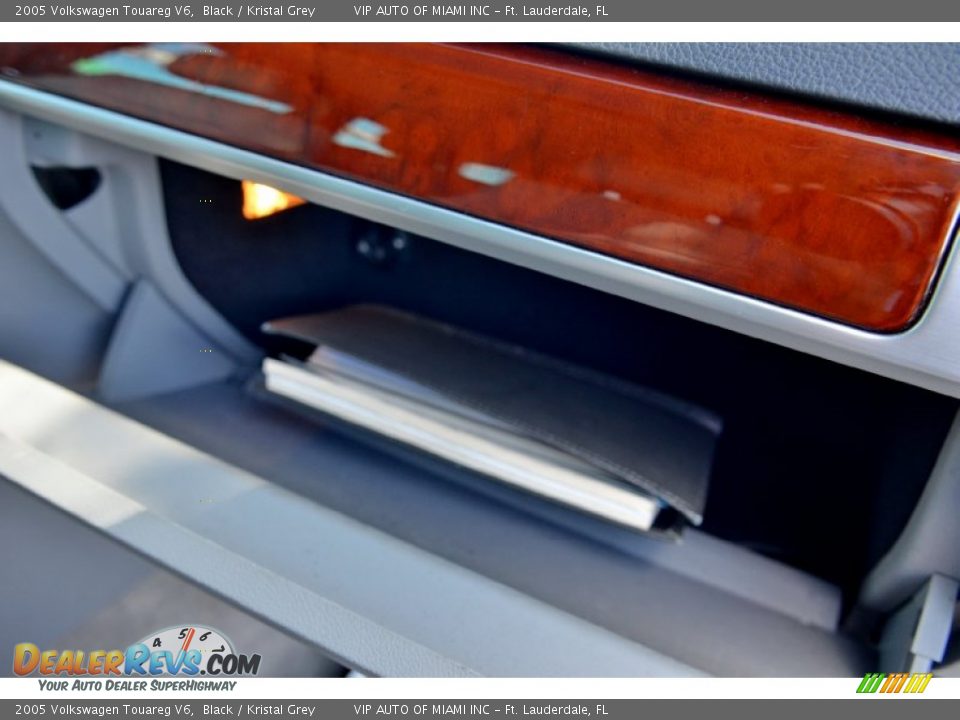 2005 Volkswagen Touareg V6 Black / Kristal Grey Photo #35