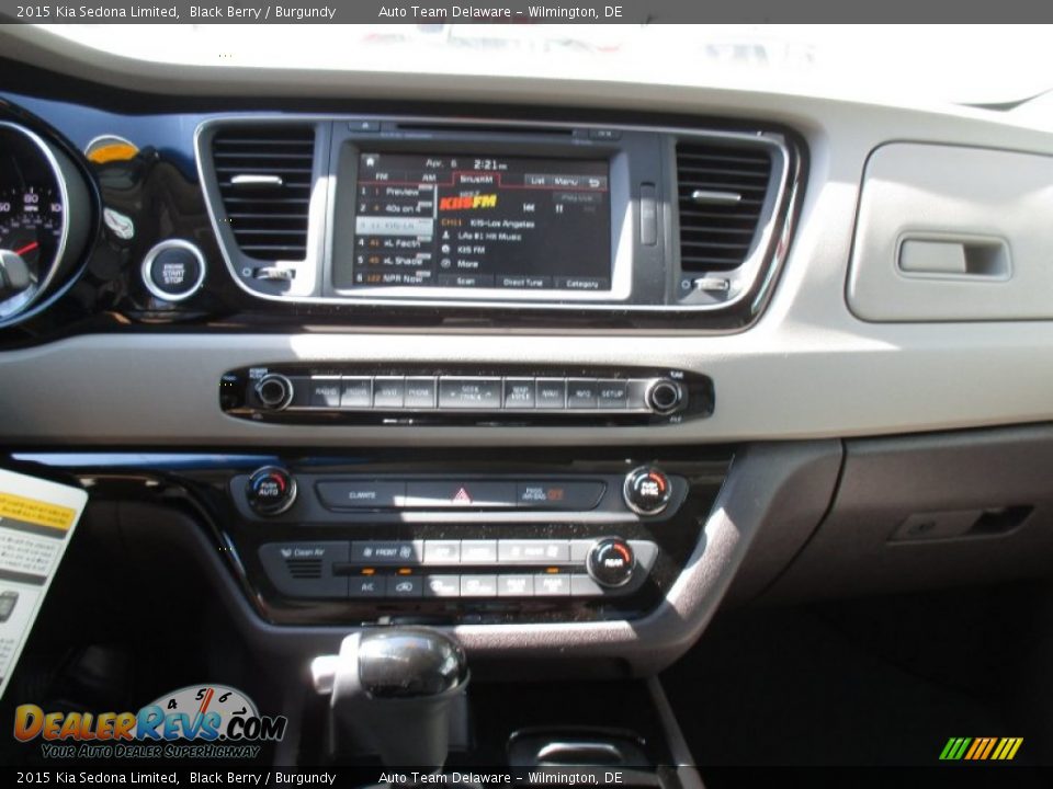 Controls of 2015 Kia Sedona Limited Photo #8