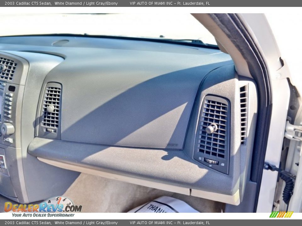 2003 Cadillac CTS Sedan White Diamond / Light Gray/Ebony Photo #20