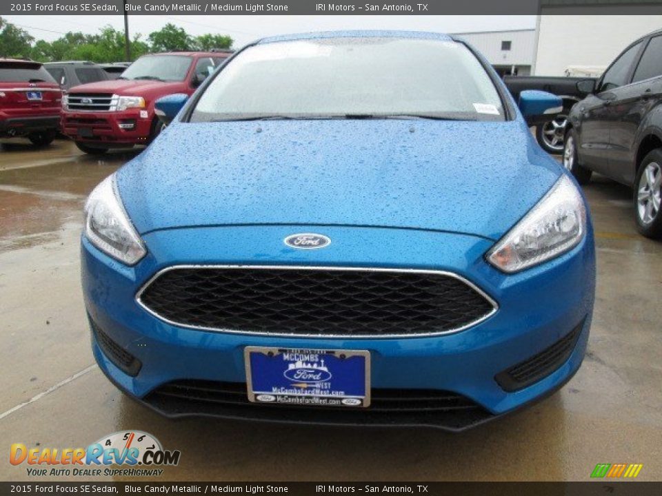 2015 Ford Focus SE Sedan Blue Candy Metallic / Medium Light Stone Photo #4