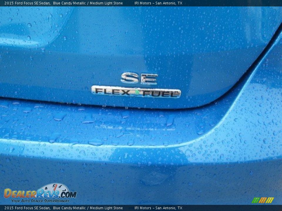 2015 Ford Focus SE Sedan Blue Candy Metallic / Medium Light Stone Photo #10
