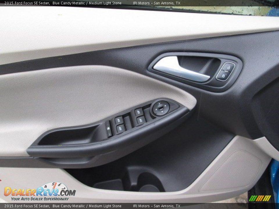 2015 Ford Focus SE Sedan Blue Candy Metallic / Medium Light Stone Photo #19