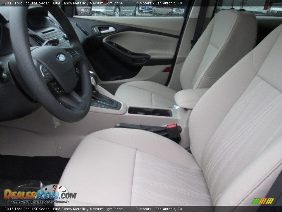 2015 Ford Focus SE Sedan Blue Candy Metallic / Medium Light Stone Photo #21