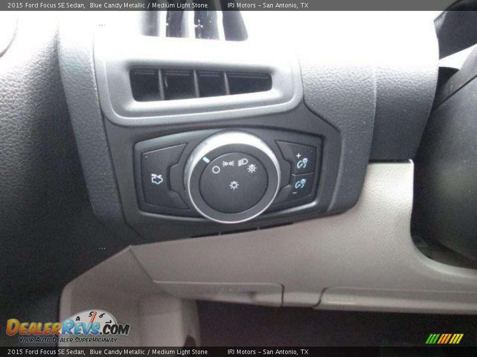 2015 Ford Focus SE Sedan Blue Candy Metallic / Medium Light Stone Photo #24