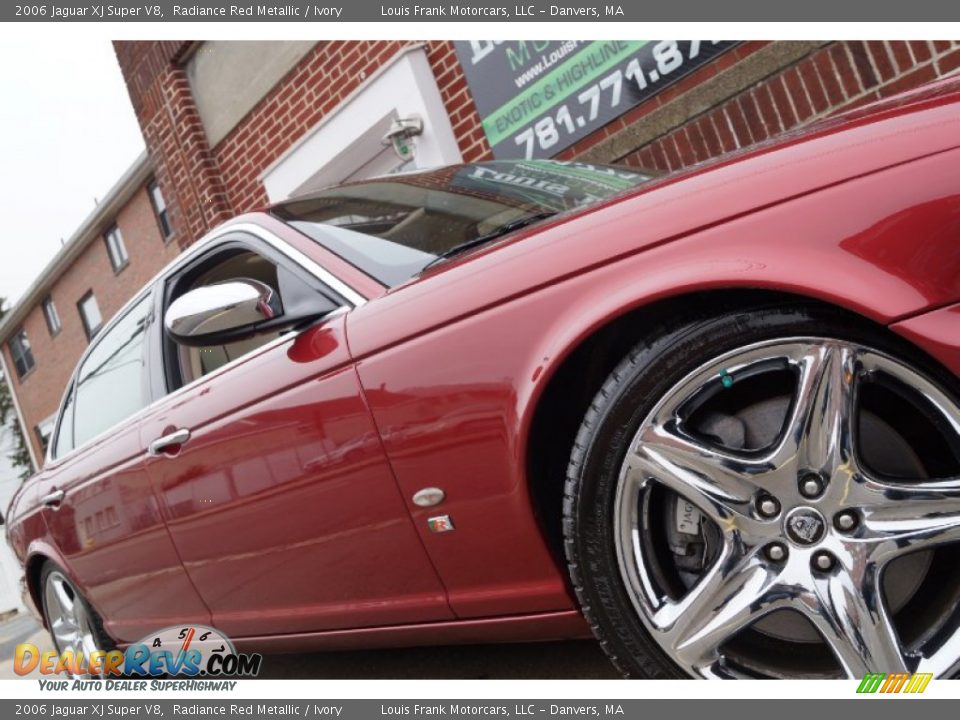 2006 Jaguar XJ Super V8 Radiance Red Metallic / Ivory Photo #15