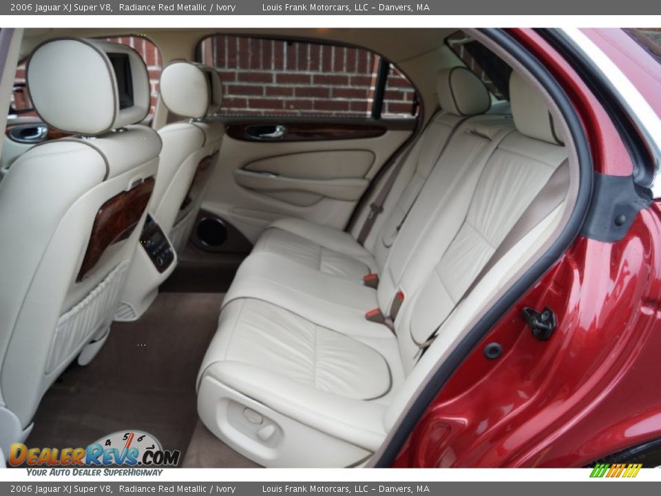Rear Seat of 2006 Jaguar XJ Super V8 Photo #24
