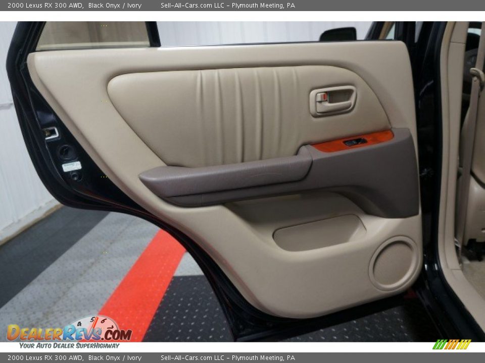 2000 Lexus RX 300 AWD Black Onyx / Ivory Photo #15