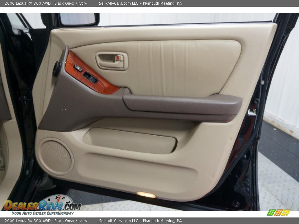 2000 Lexus RX 300 AWD Black Onyx / Ivory Photo #17