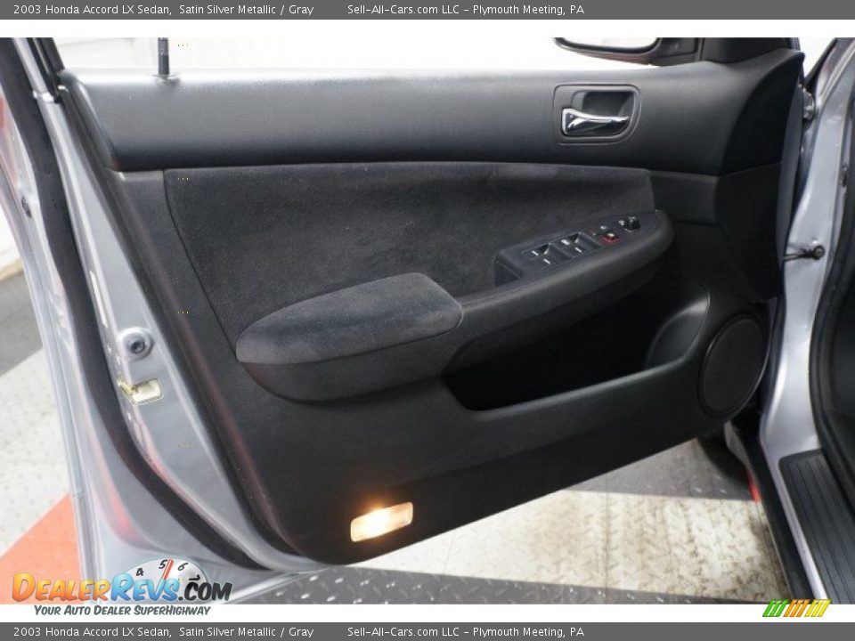 2003 Honda Accord LX Sedan Satin Silver Metallic / Gray Photo #12