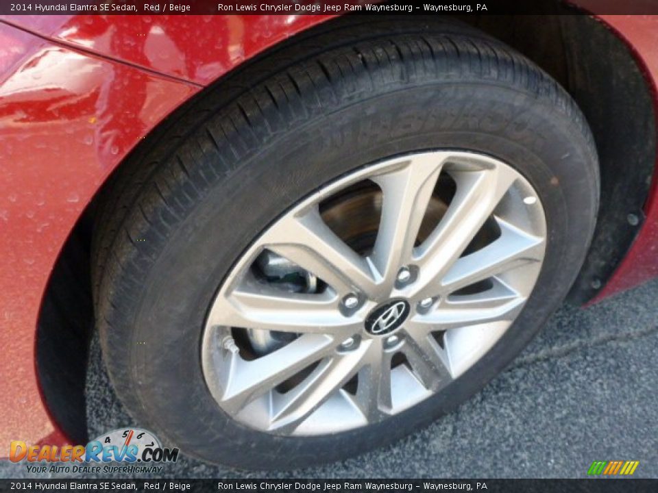 2014 Hyundai Elantra SE Sedan Red / Beige Photo #9