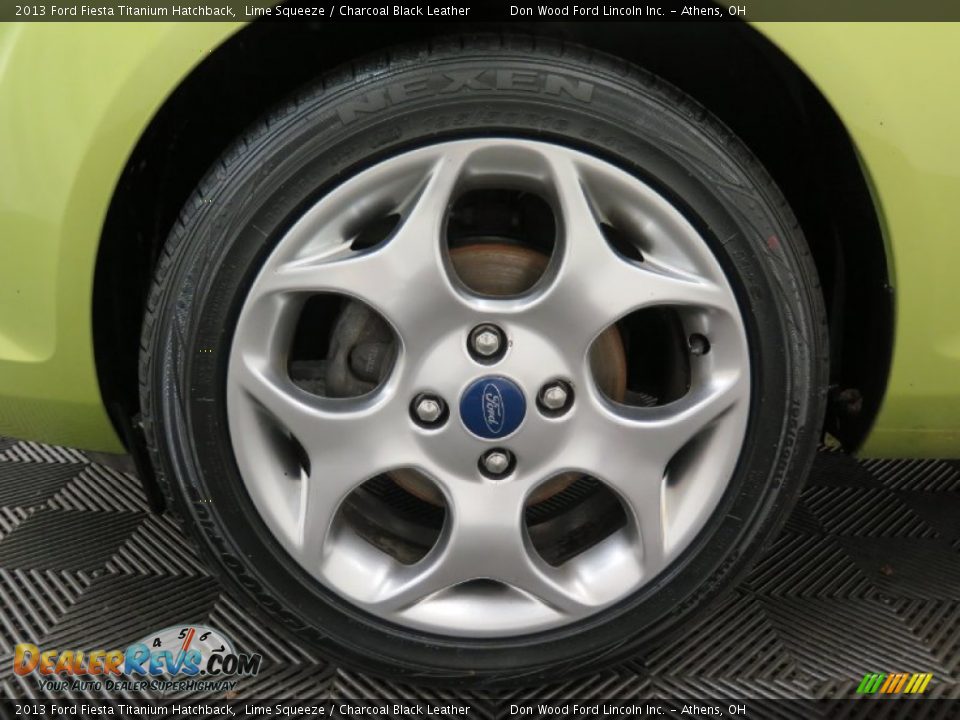 2013 Ford Fiesta Titanium Hatchback Wheel Photo #28