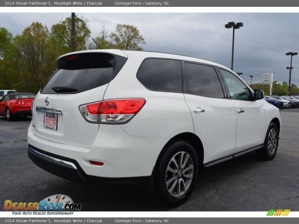 2014 Nissan Pathfinder S Moonlight White / Charcoal Photo #3
