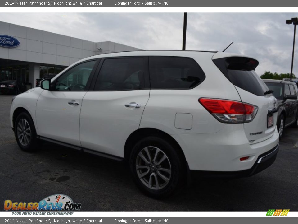 2014 Nissan Pathfinder S Moonlight White / Charcoal Photo #5