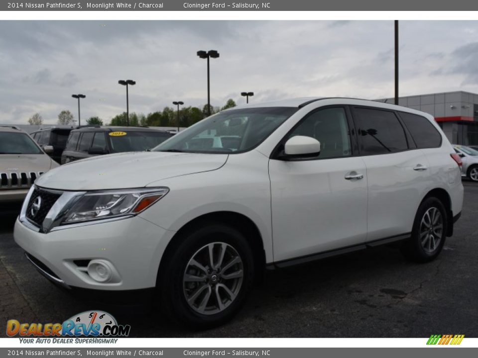 2014 Nissan Pathfinder S Moonlight White / Charcoal Photo #7