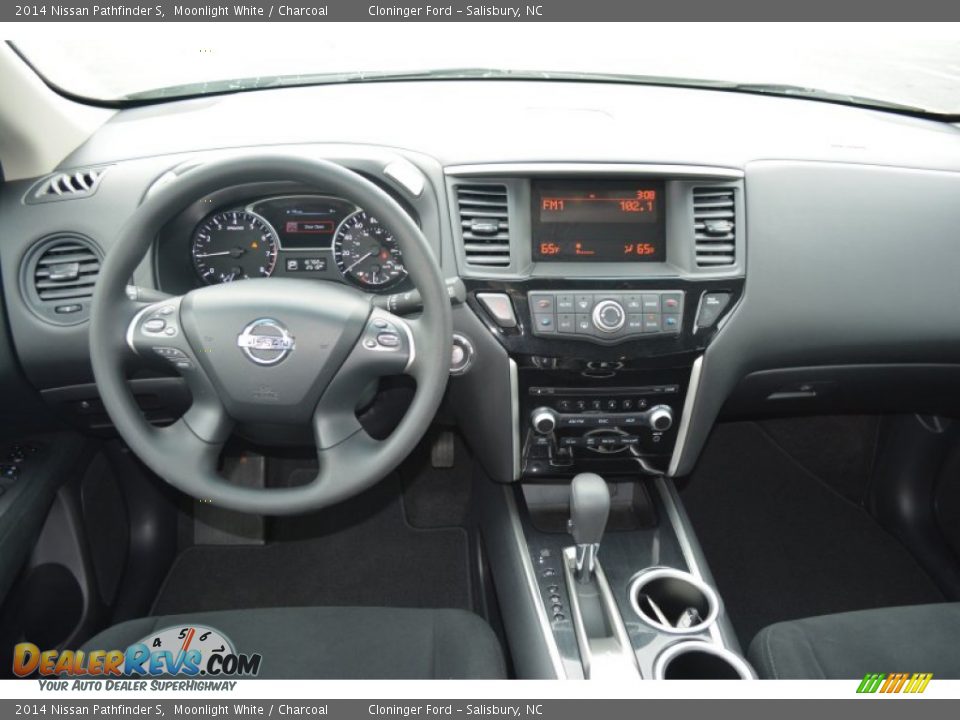 2014 Nissan Pathfinder S Moonlight White / Charcoal Photo #12