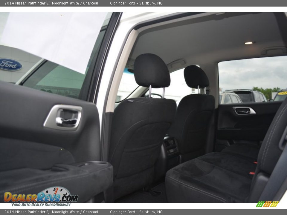 2014 Nissan Pathfinder S Moonlight White / Charcoal Photo #13
