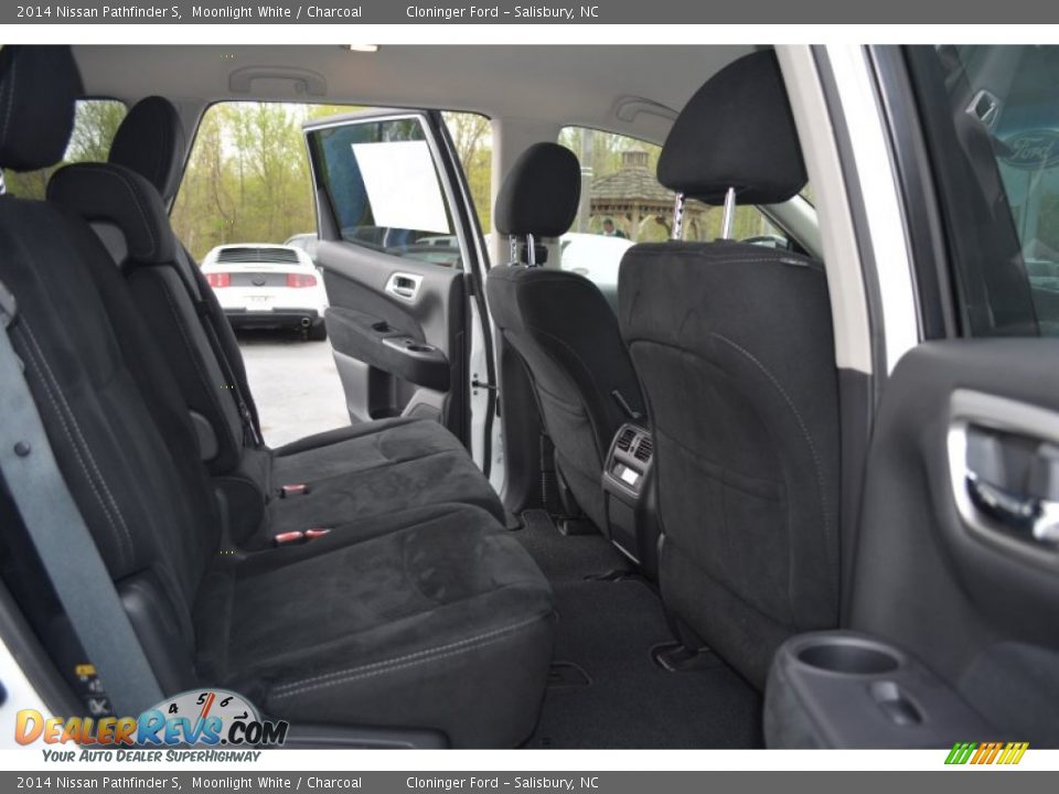 2014 Nissan Pathfinder S Moonlight White / Charcoal Photo #15