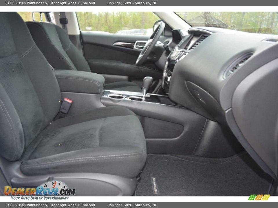 2014 Nissan Pathfinder S Moonlight White / Charcoal Photo #17