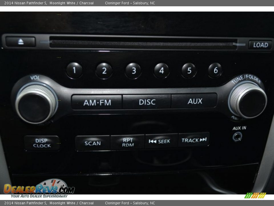 2014 Nissan Pathfinder S Moonlight White / Charcoal Photo #18