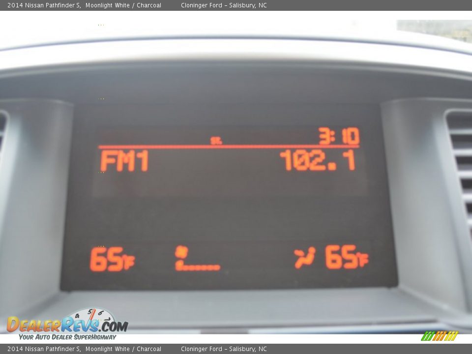 2014 Nissan Pathfinder S Moonlight White / Charcoal Photo #19