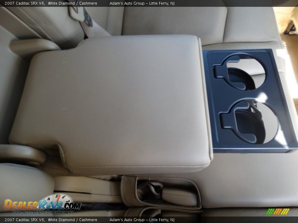 2007 Cadillac SRX V6 White Diamond / Cashmere Photo #14