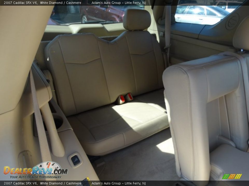 2007 Cadillac SRX V6 White Diamond / Cashmere Photo #15