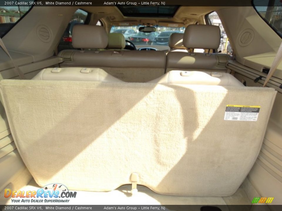 2007 Cadillac SRX V6 White Diamond / Cashmere Photo #17