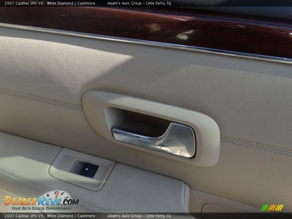 2007 Cadillac SRX V6 White Diamond / Cashmere Photo #21