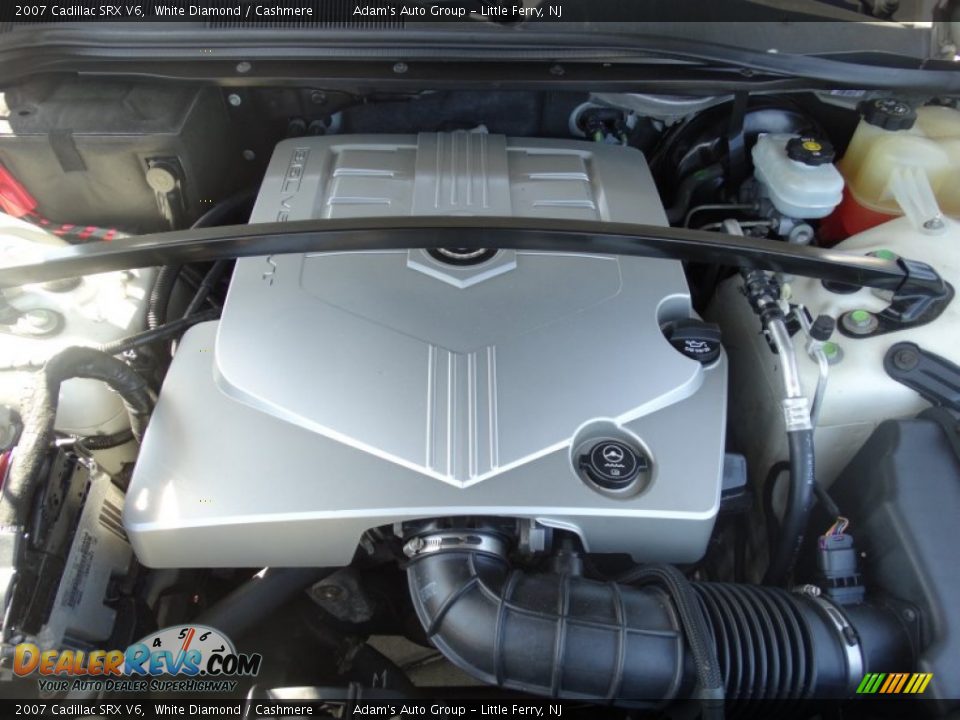 2007 Cadillac SRX V6 White Diamond / Cashmere Photo #28
