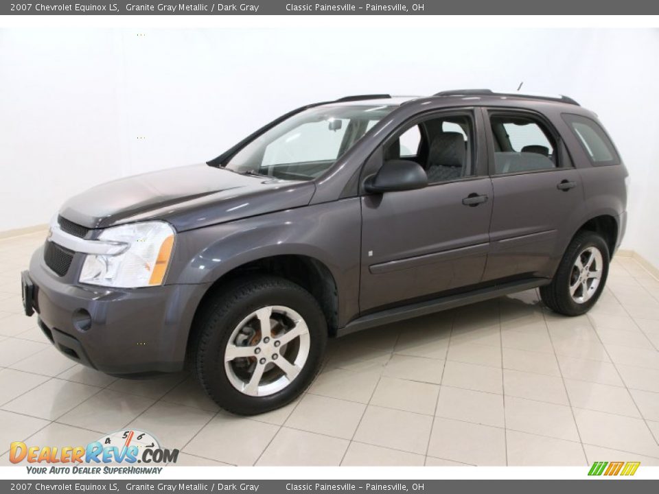 Front 3/4 View of 2007 Chevrolet Equinox LS Photo #3