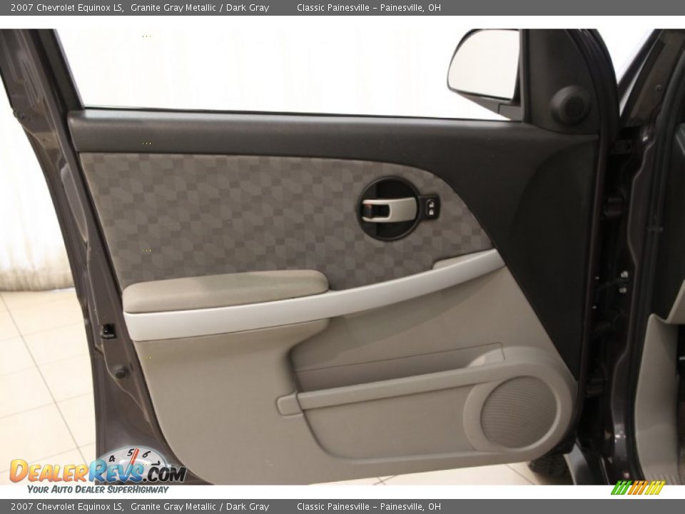 Door Panel of 2007 Chevrolet Equinox LS Photo #4