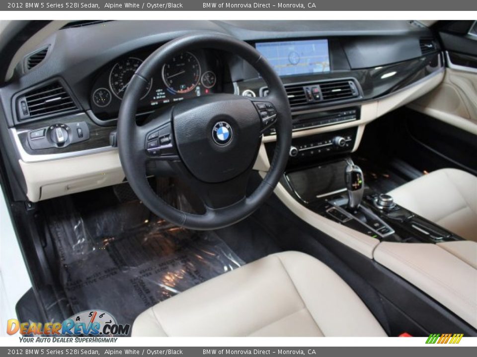 2012 BMW 5 Series 528i Sedan Alpine White / Oyster/Black Photo #9