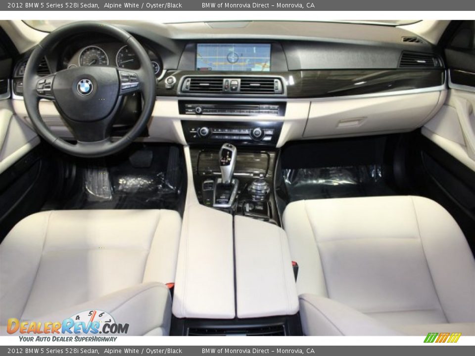 2012 BMW 5 Series 528i Sedan Alpine White / Oyster/Black Photo #11