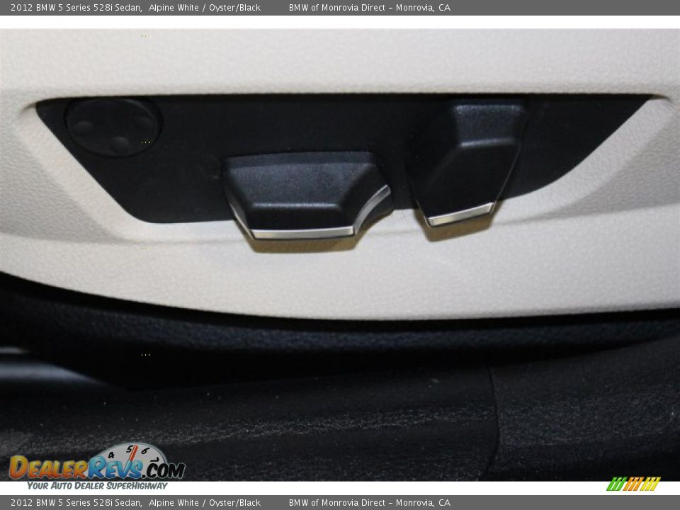 2012 BMW 5 Series 528i Sedan Alpine White / Oyster/Black Photo #15