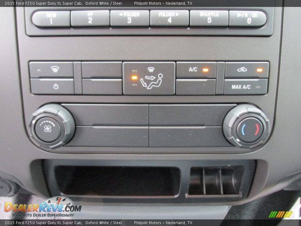 Controls of 2015 Ford F250 Super Duty XL Super Cab Photo #27