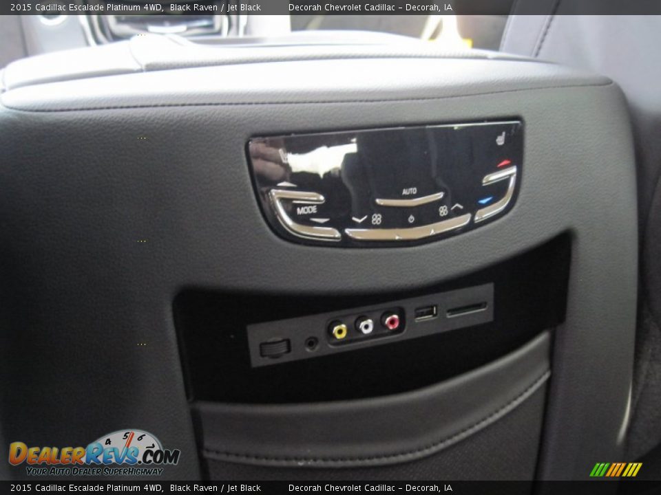 Controls of 2015 Cadillac Escalade Platinum 4WD Photo #11