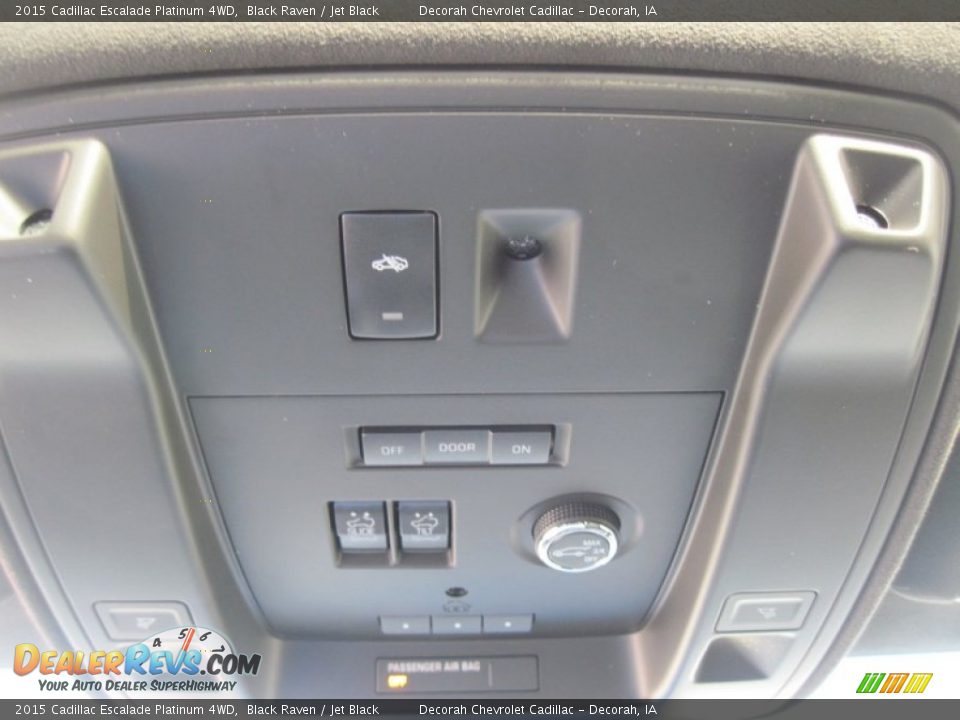 Controls of 2015 Cadillac Escalade Platinum 4WD Photo #18