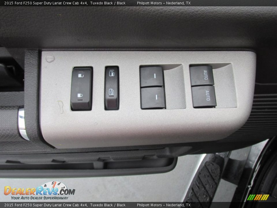 2015 Ford F250 Super Duty Lariat Crew Cab 4x4 Tuxedo Black / Black Photo #24