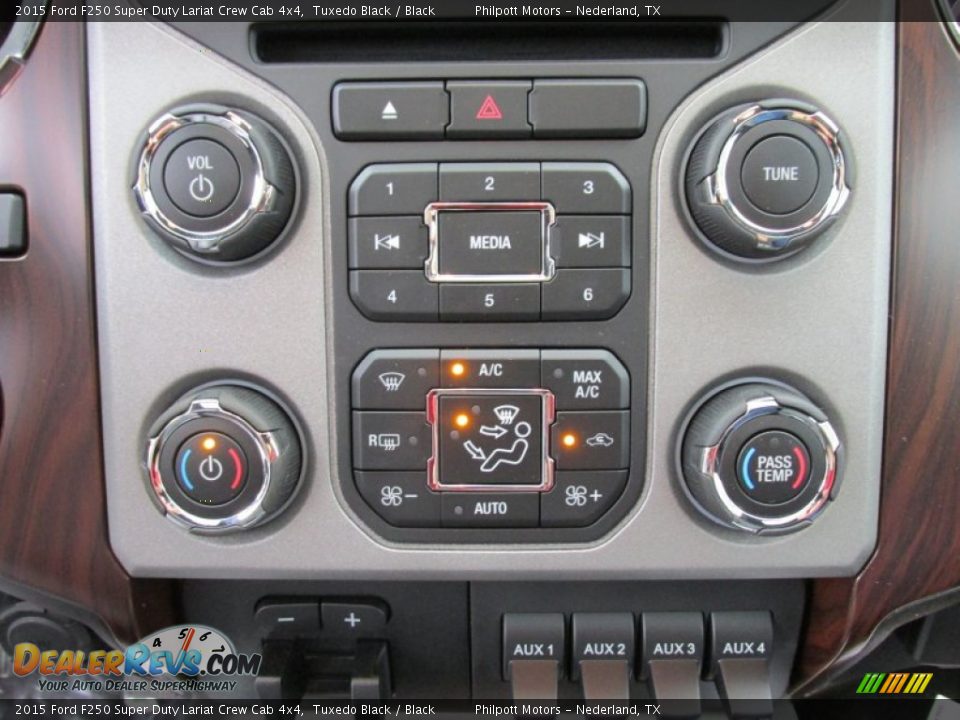 2015 Ford F250 Super Duty Lariat Crew Cab 4x4 Tuxedo Black / Black Photo #31