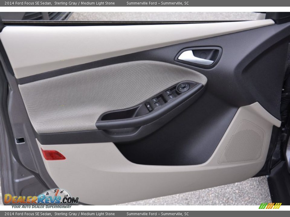 2014 Ford Focus SE Sedan Sterling Gray / Medium Light Stone Photo #12