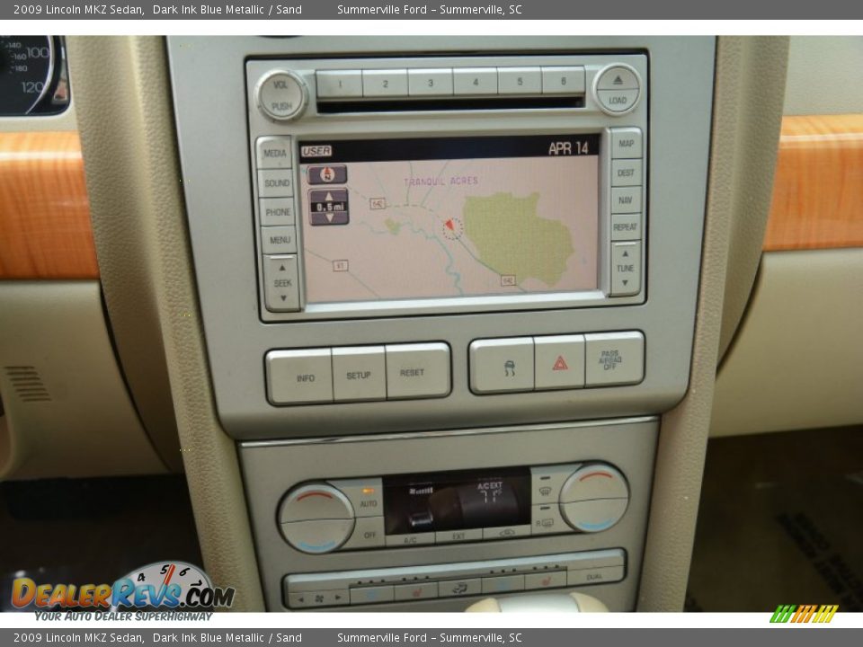 Controls of 2009 Lincoln MKZ Sedan Photo #25