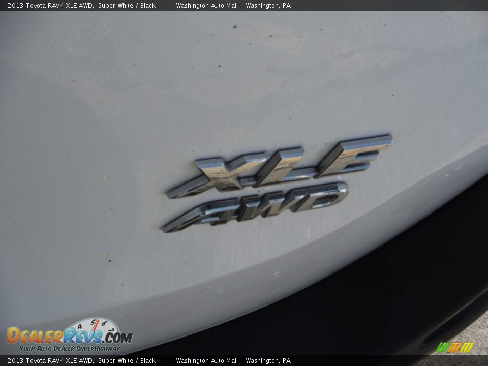 2013 Toyota RAV4 XLE AWD Super White / Black Photo #10