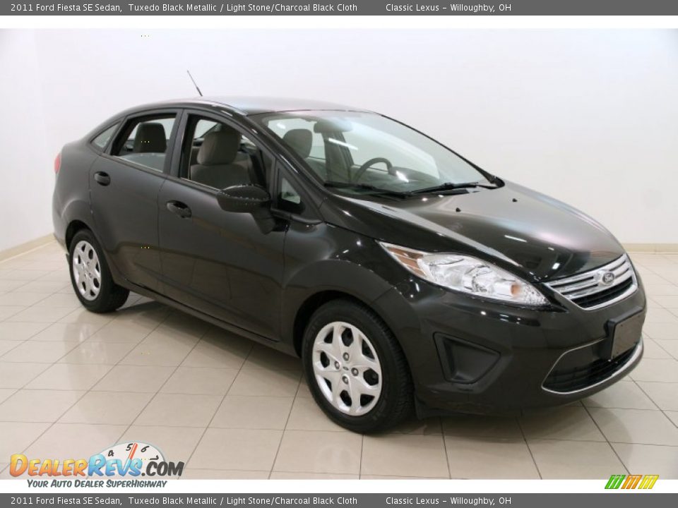 2011 Ford Fiesta SE Sedan Tuxedo Black Metallic / Light Stone/Charcoal Black Cloth Photo #1