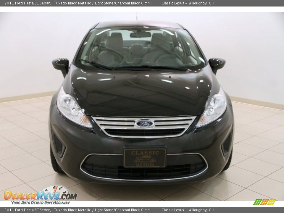 2011 Ford Fiesta SE Sedan Tuxedo Black Metallic / Light Stone/Charcoal Black Cloth Photo #2