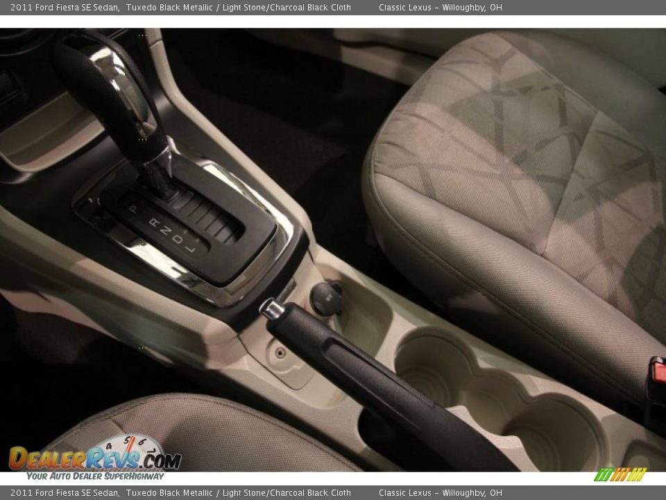 2011 Ford Fiesta SE Sedan Tuxedo Black Metallic / Light Stone/Charcoal Black Cloth Photo #9